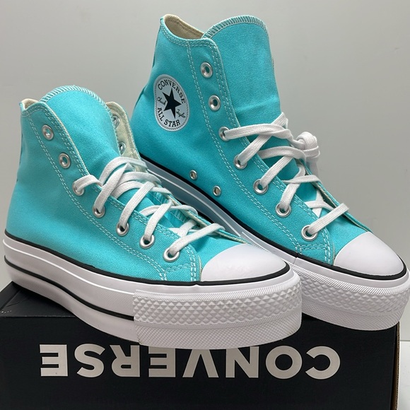 Converse WMNS A07570F CTAS LIFT HI
TRIPLE CYAN/WHITE/BLACK A07570F Platforms - Picture 2 of 16